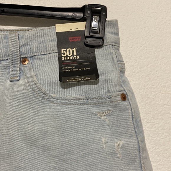 Levi's 501 NWT Grey Wash High Rise Raw Hem Jean Shorts Size 29 - Picture 4 of 9